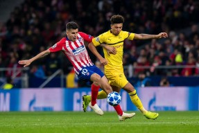 华体会体育-多特蒙德客场胜奥格斯堡，赢得关键三分