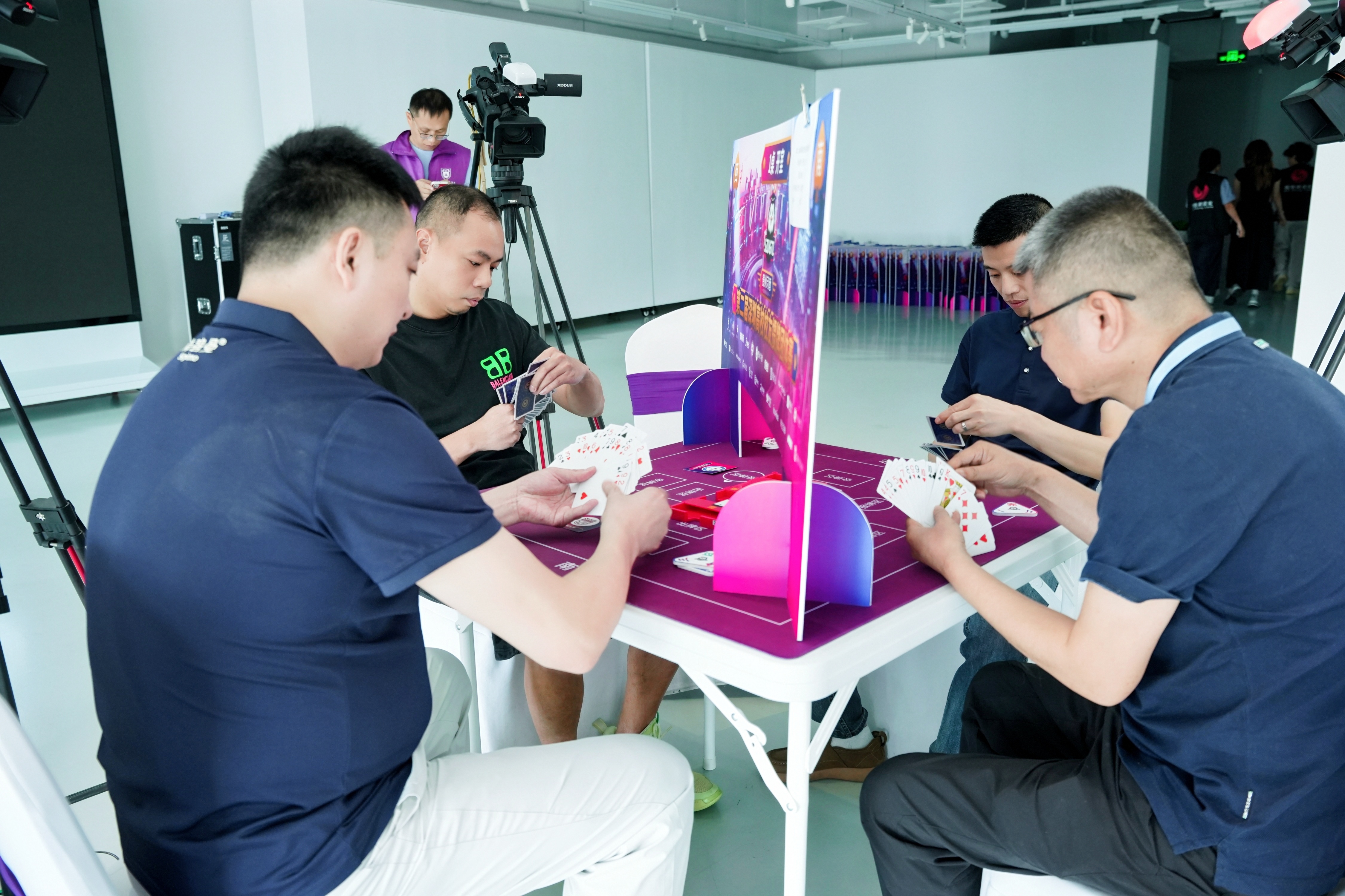 华体会-一触即发,选手们在赛场上寻找突破口的简单介绍 第1张 华体会-一触即发,选手们在赛场上寻找突破口的简单介绍 第1张