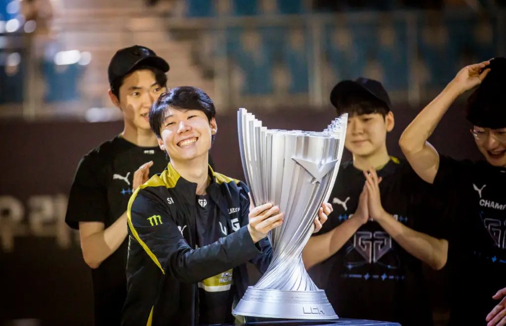 华体会登陆-包含RNG碾压MAD，Lehends单局斩获MVP2025世界赛3:1（柏林）的词条  第1张